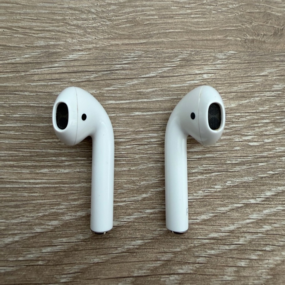 AirPods with Charging Case Model A2032 A2031 A1602 ** Read Notes**